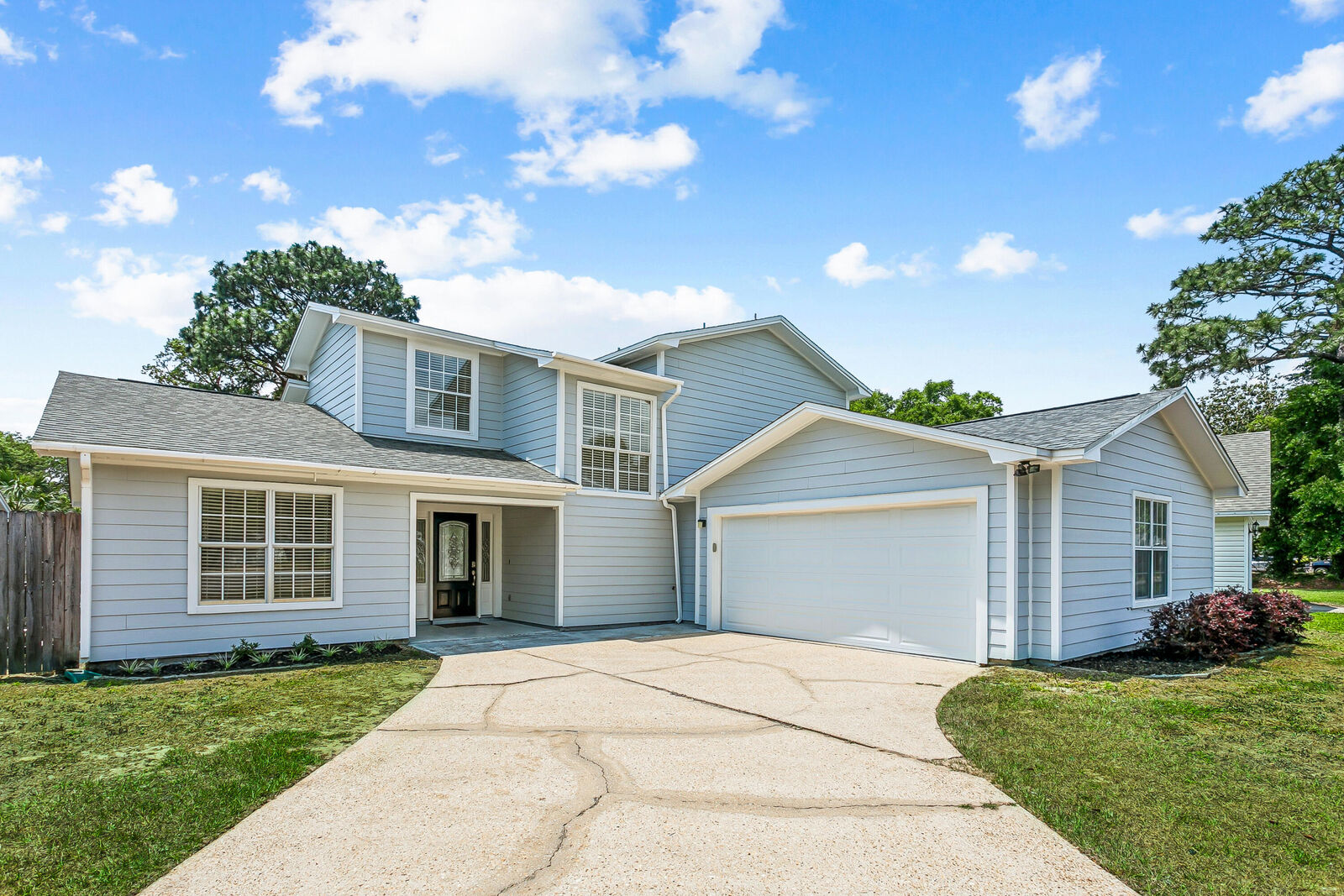 Property Photo:  200 Brook Court  FL 32578 