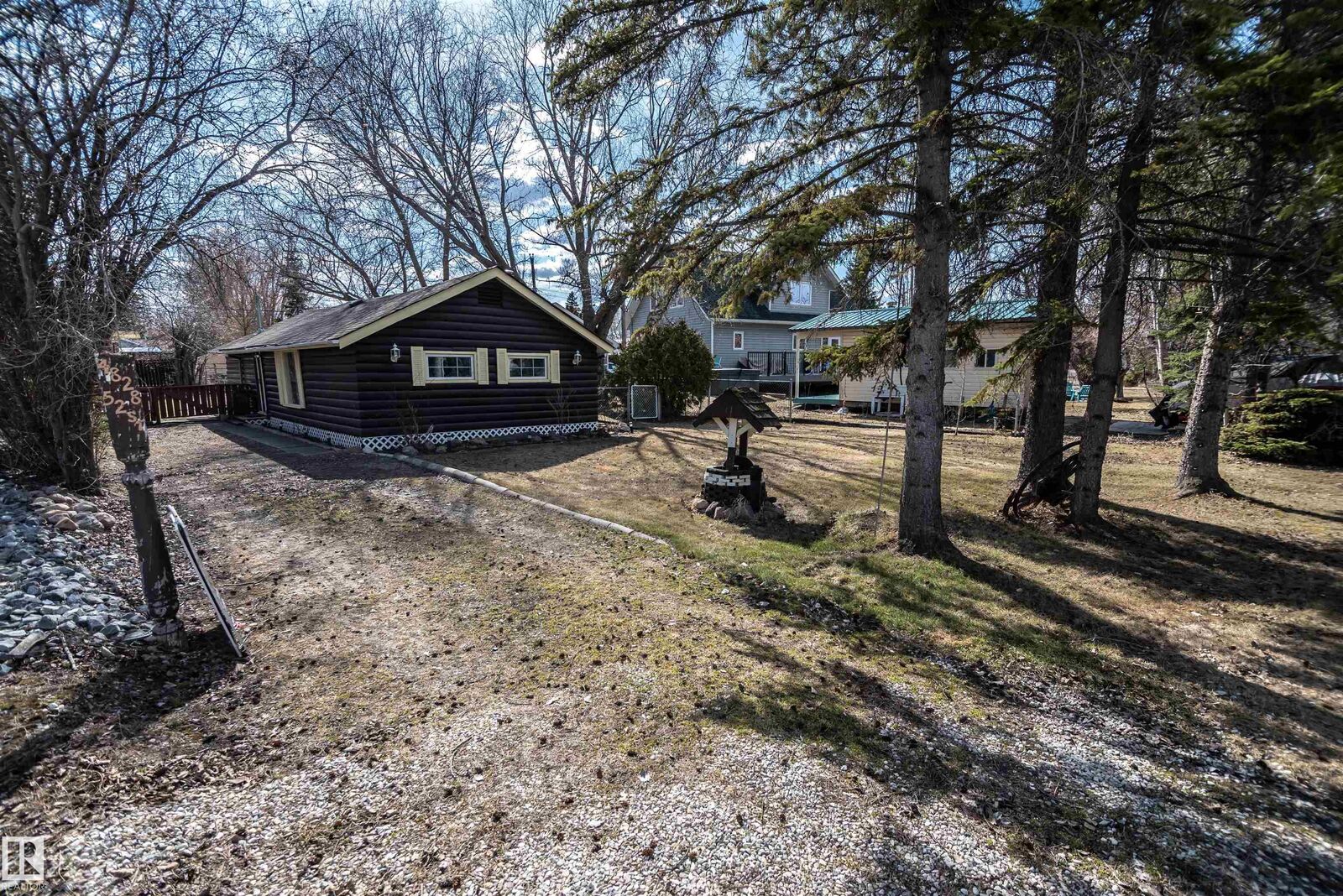 Property Photo:  4828 52 Street  AB T0E 0A0 