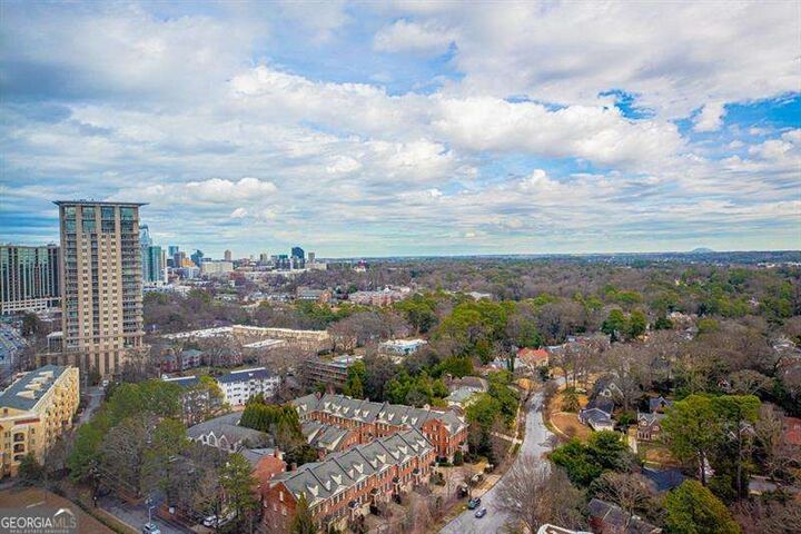 Property Photo:  2795 Peachtree Road 1909  GA 30305 