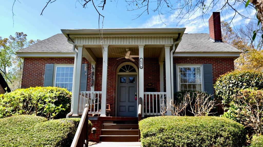 Property Photo:  1427 16th Avenue  GA 31901 