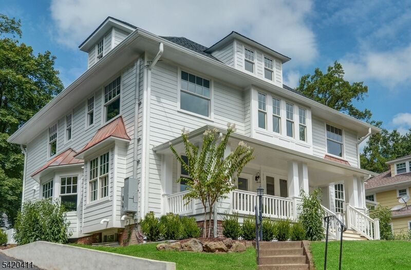 Property Photo:  89 Maplewood Ave 1  NJ 07040 