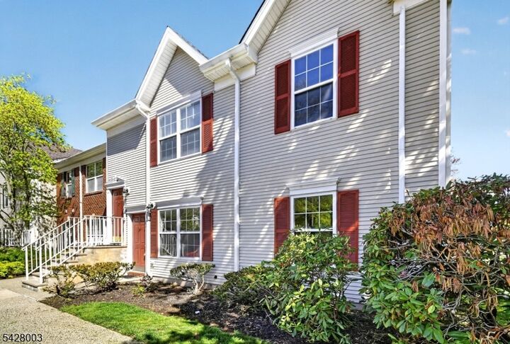 Property Photo:  46 Stillwell Ct  NJ 08807 