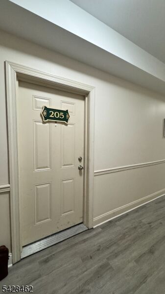 Property Photo:  15 Tichenor Ln 205  NJ 07114 