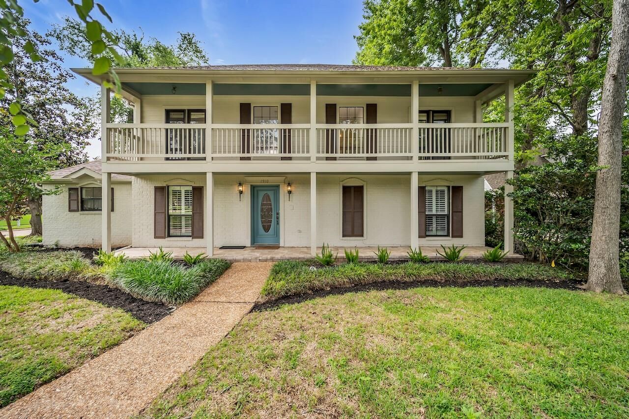 Property Photo:  1910 Wildwood Lane  TX 77406 
