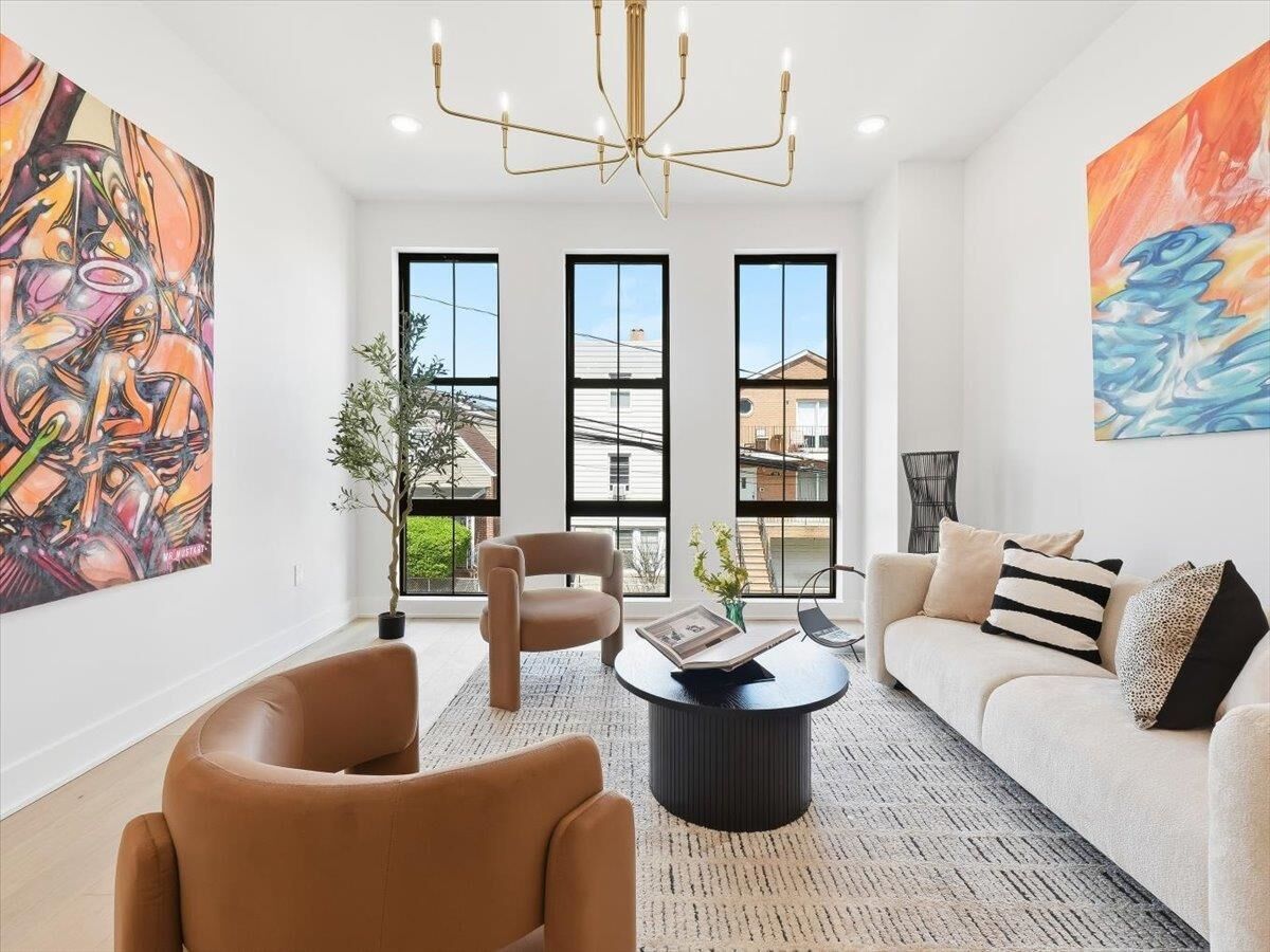 Property Photo:  15 Manhattan Ave 2  NJ 07307 