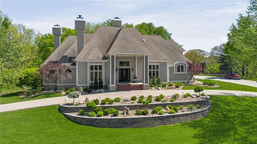 Property Photo: 1025 NE Moss Point Road MO 64064
