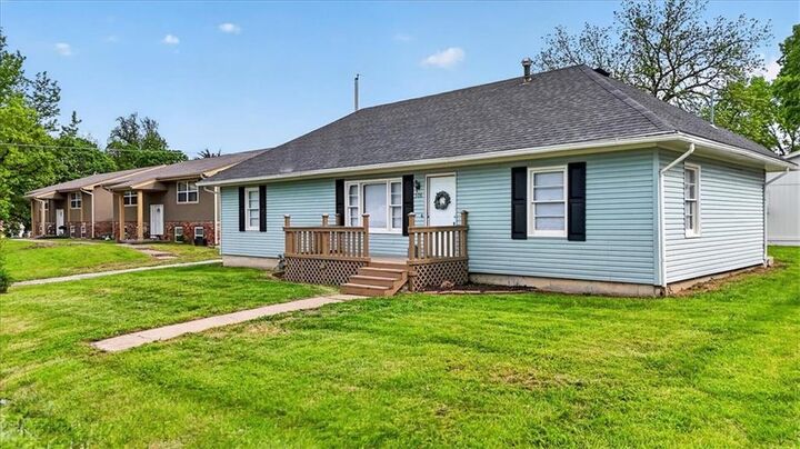 Property Photo:  506 E 1st Street  KS 66086 