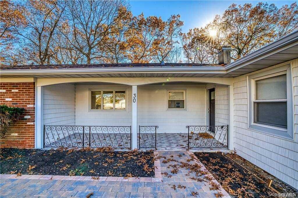 Property Photo:  30 Whitfield Lane  NY 11727 