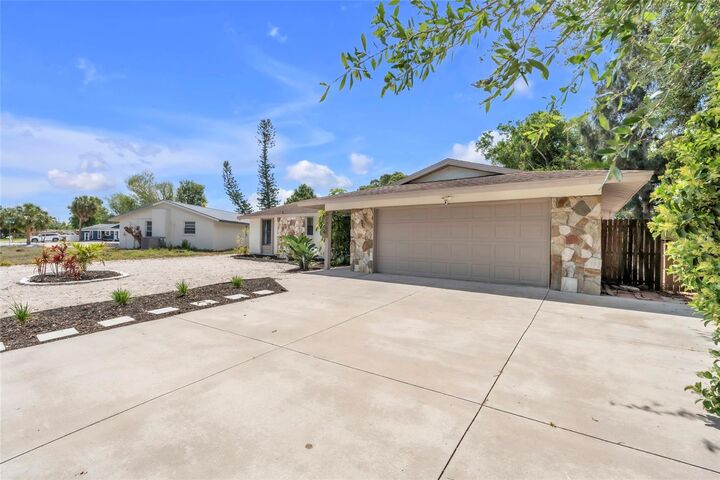 Property Photo:  6305 36th Avenue W  FL 34209 