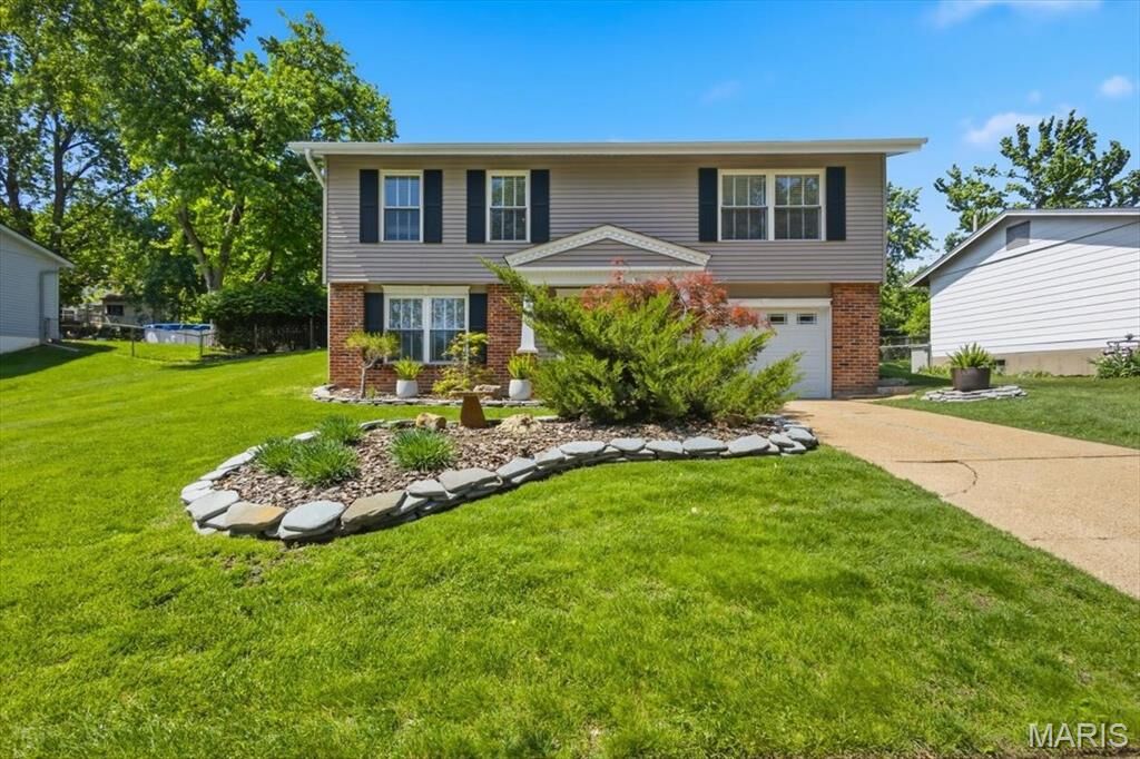 Property Photo:  2429 Wesford Drive  MO 63043 