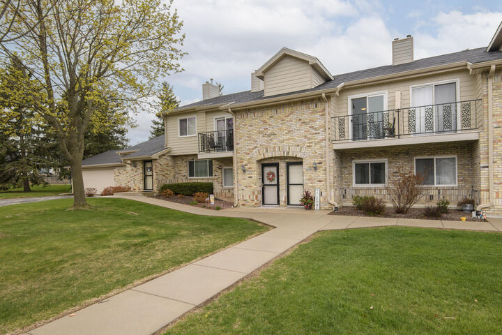 Property Photo:  1132 W Baldwin Ct  WI 53092 