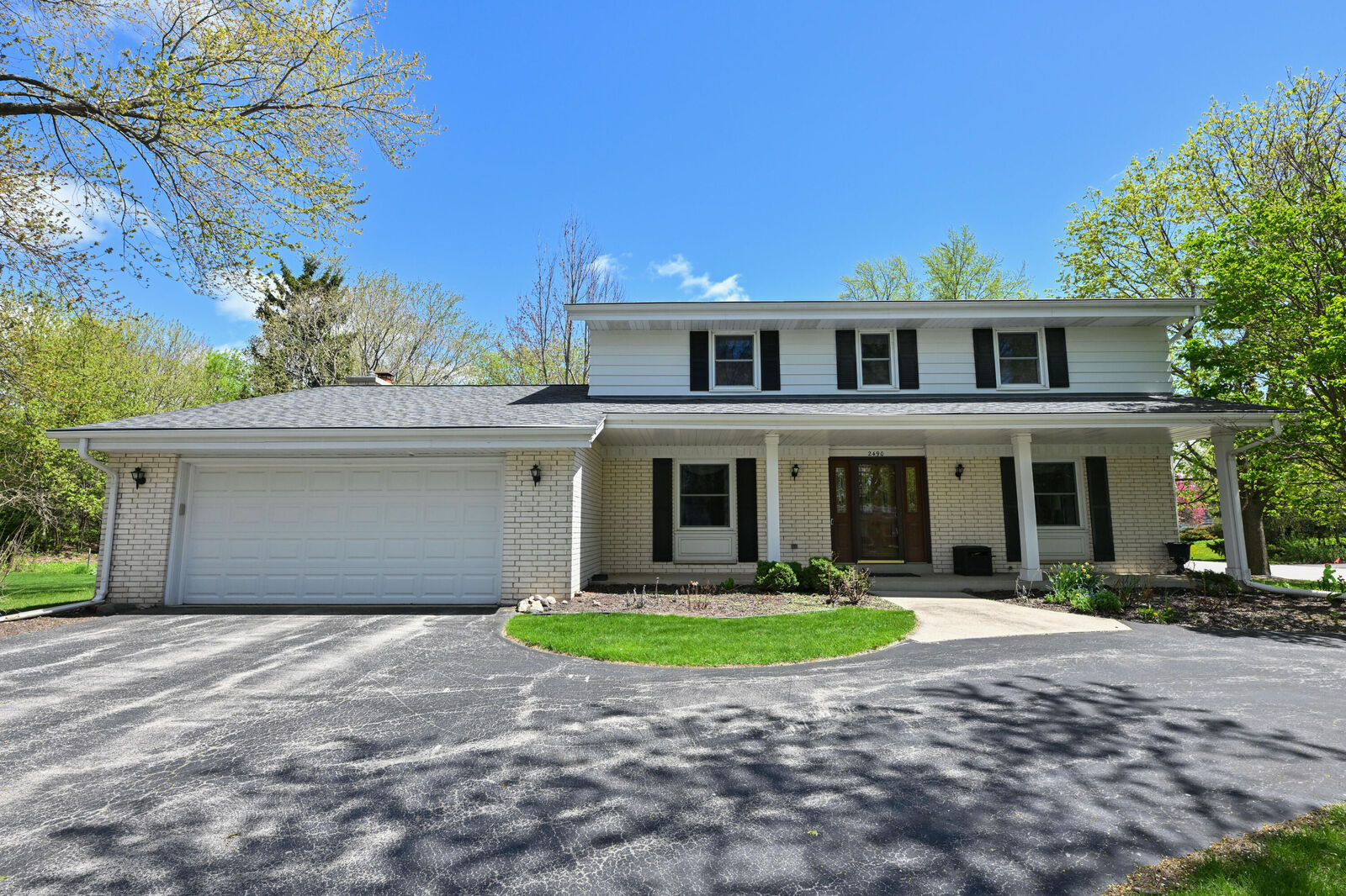 Property Photo:  2490 De Carlin Dr  WI 53045 