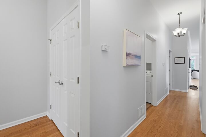 Property Photo:  2919 N Burling Street G  IL 60657 