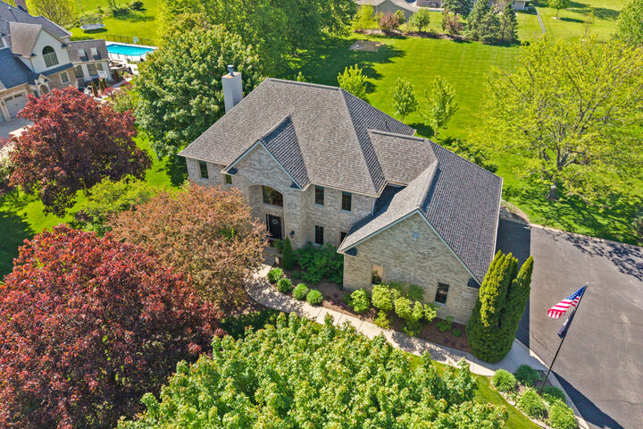 Property Photo:  40W675 Stonebriar Lane  IL 60124 
