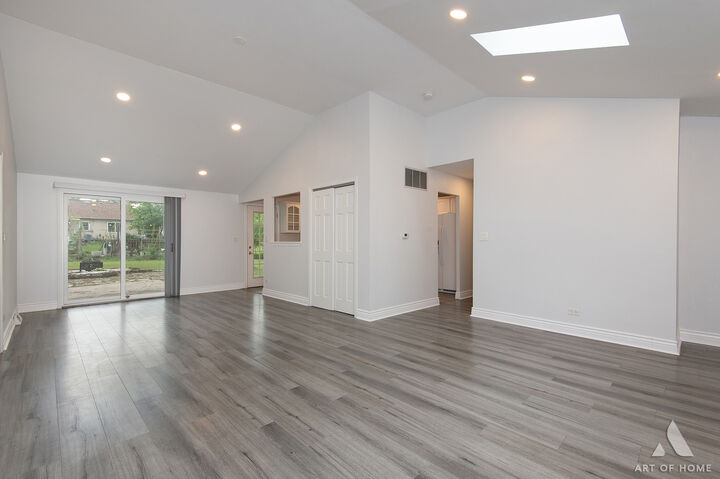 Property Photo:  10231 Hawthorne Drive  IL 60462 