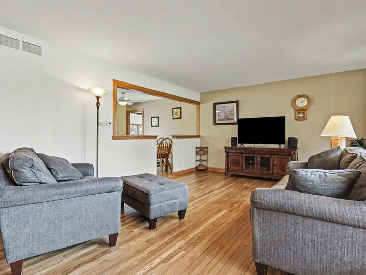 Property Photo:  10S287 Alma Lane  IL 60564 