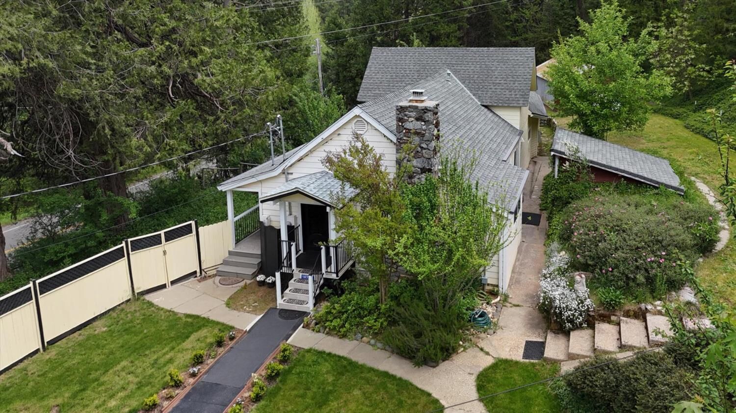 Property Photo:  749 Gold Flat Road  CA 95959 
