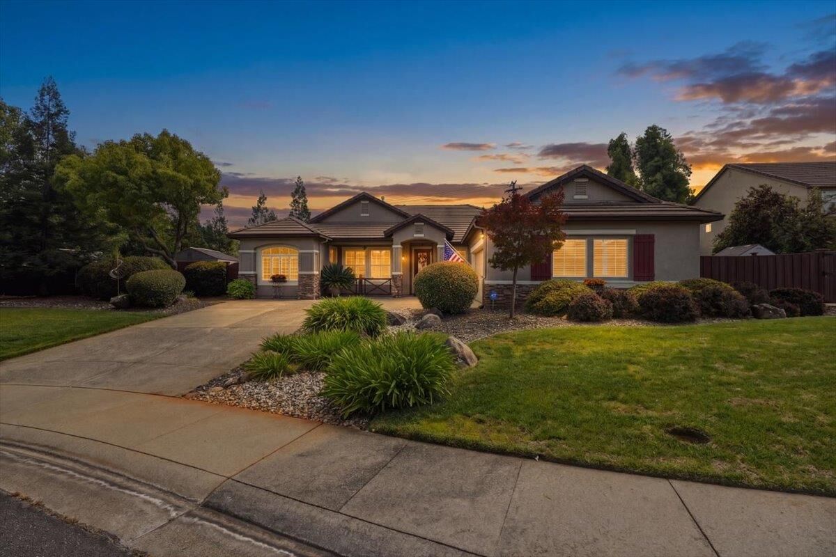Property Photo:  820 Kentfield Court  CA 95682 