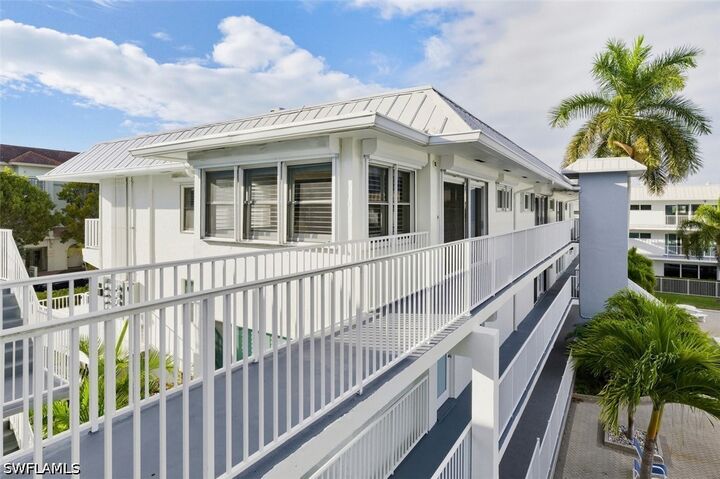 Property Photo:  1100 8th Avenue S 309C  FL 34102 
