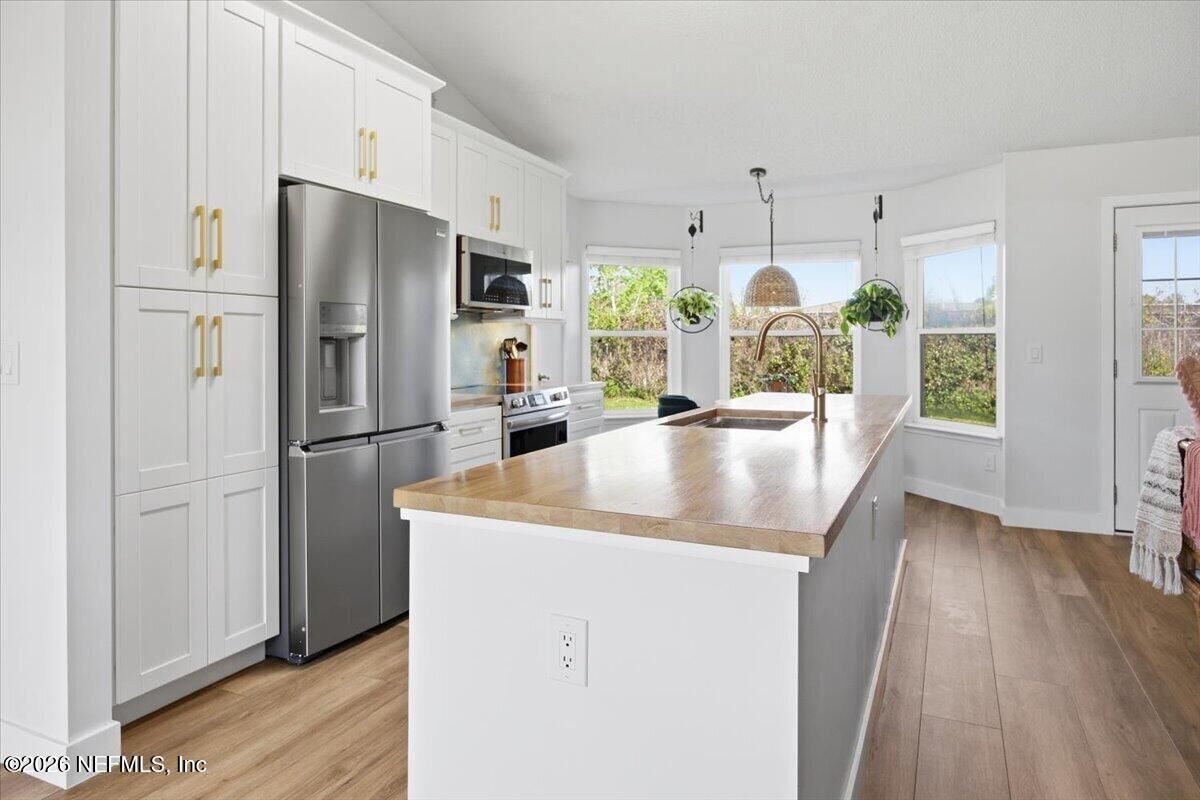 Property Photo:  423 Baybrook Drive  FL 32003 