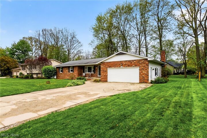 Property Photo:  324 Old Oak Drive  OH 44410 