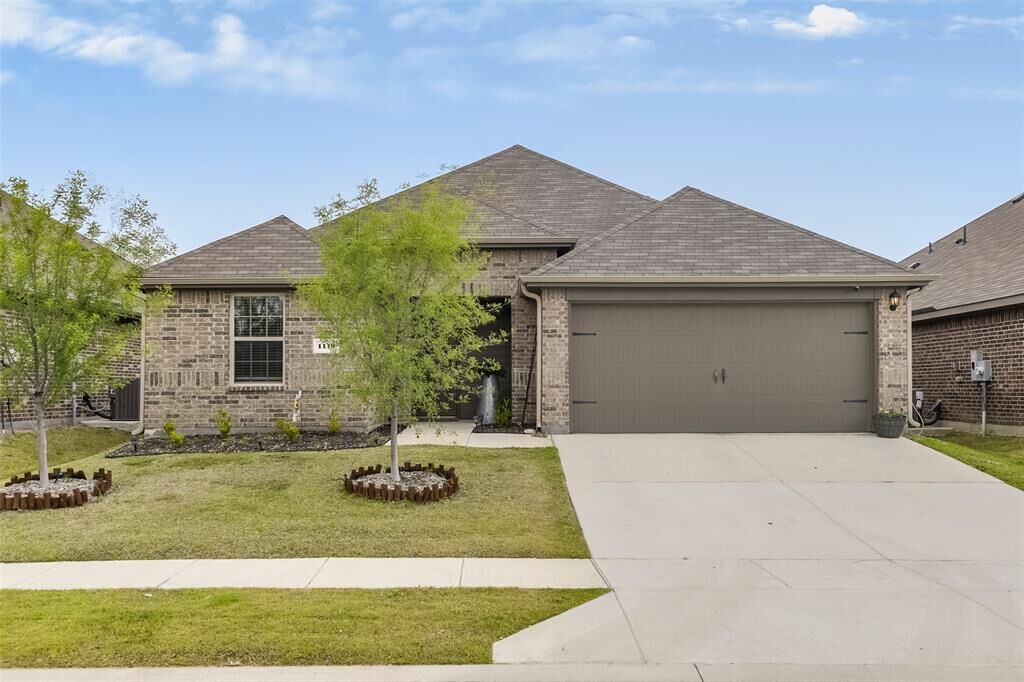 Property Photo:  1110 Baldwin Lane  TX 75119 