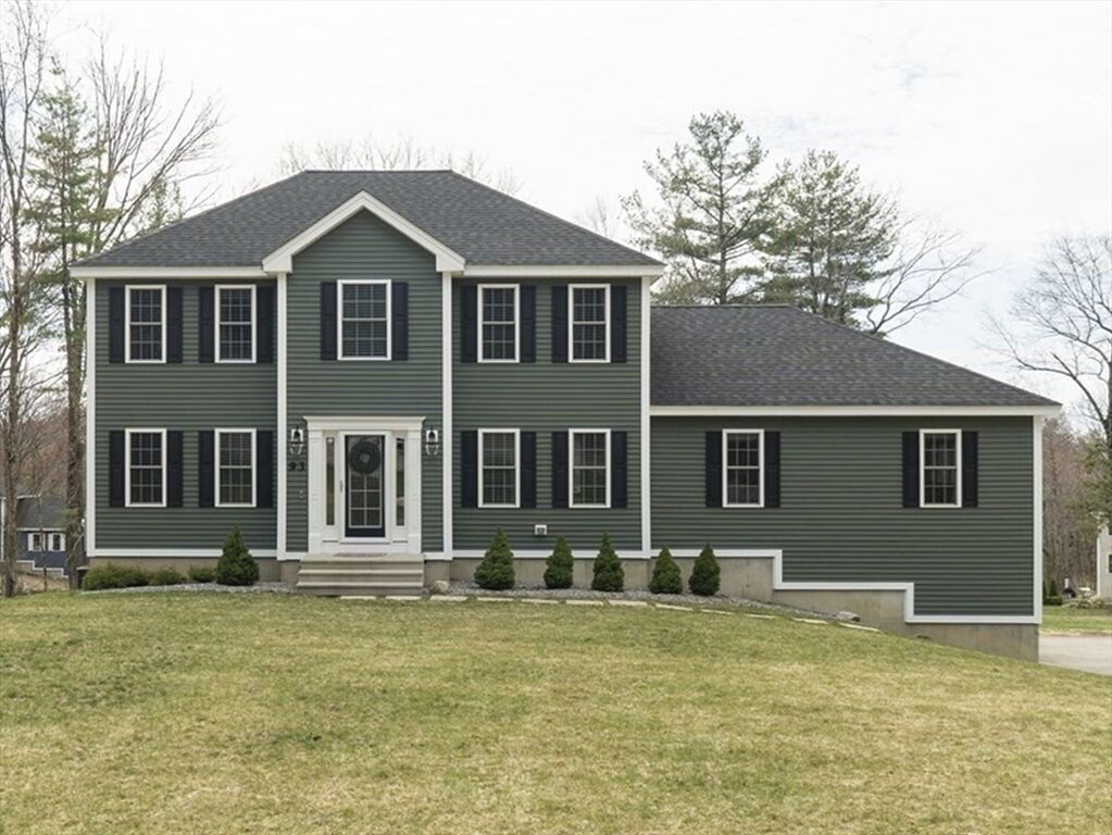 Property Photo:  93 Glenwood Pl Ext  MA 01543 