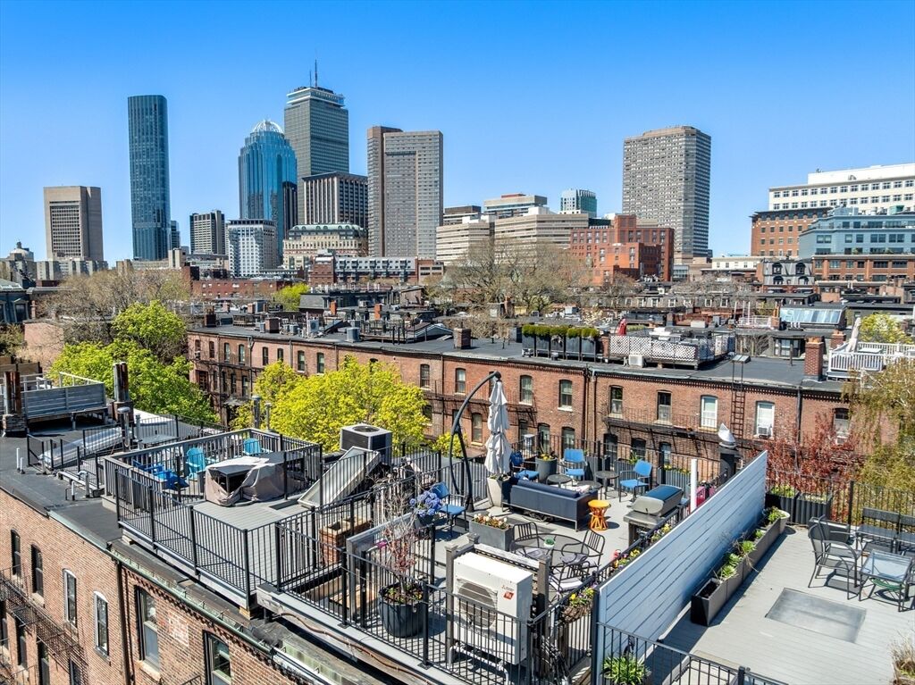 Property Photo:  11 Dartmouth Place 3  MA 02116 