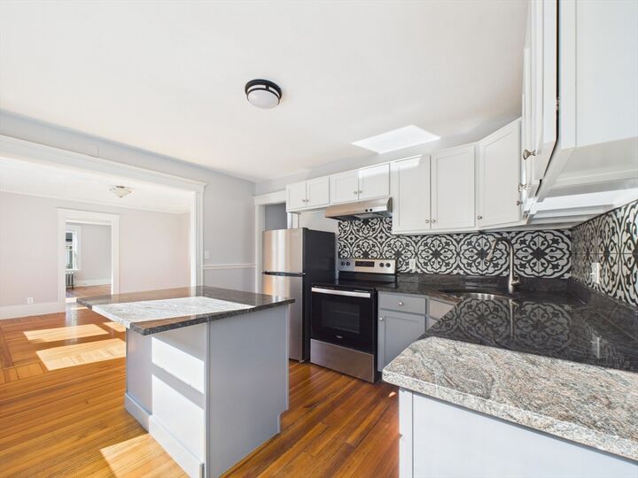 Property Photo:  6 Hancock St 1  MA 01970 