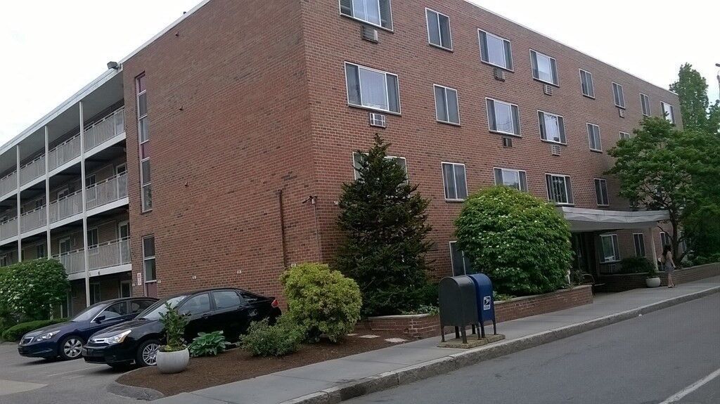Property Photo:  50 Green Street 109  MA 02446 