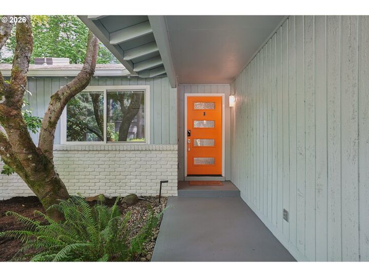 Property Photo:  17500 Hill Way  OR 97035 