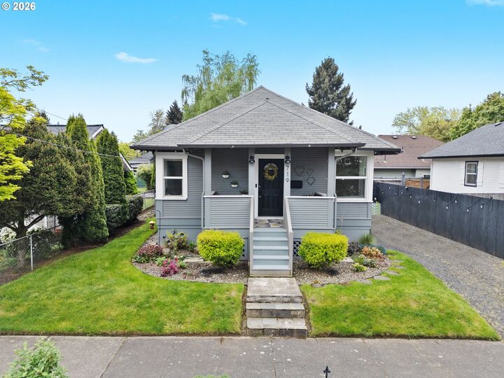 Property Photo:  719 W 23rd St  WA 98660 