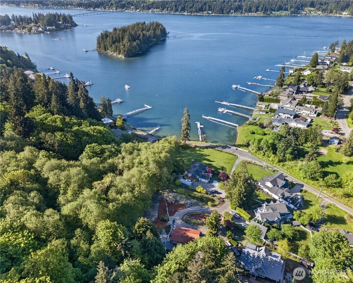Property Photo:  582  North Shore Blvd  WA 98333 