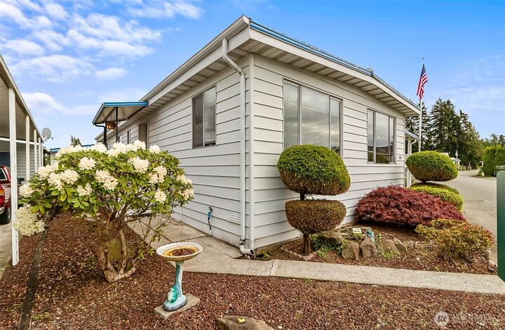 Property Photo:  1415  84th Street SE 143  WA 98208 