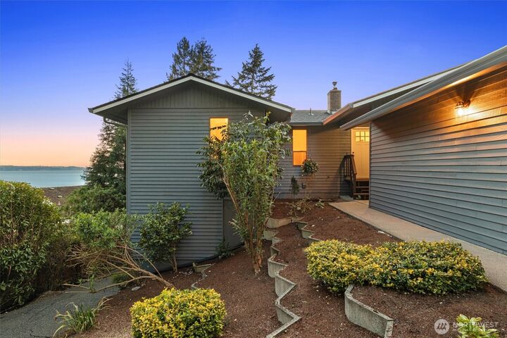 Property Photo:  115 S 214th Street  WA 98198 
