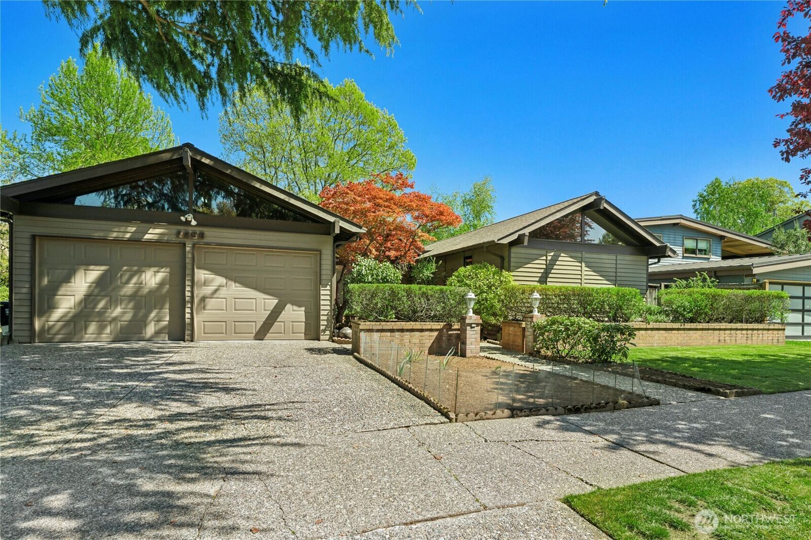 Property Photo:  2258  40th Avenue E  WA 98112 