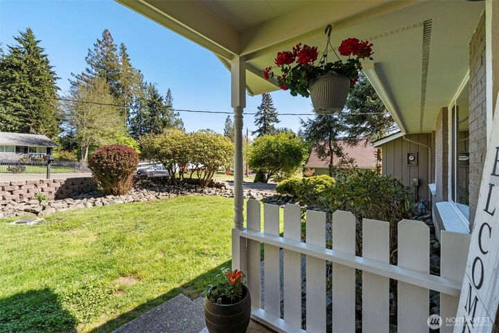 Property Photo:  631 N 6th Street  WA 98563 