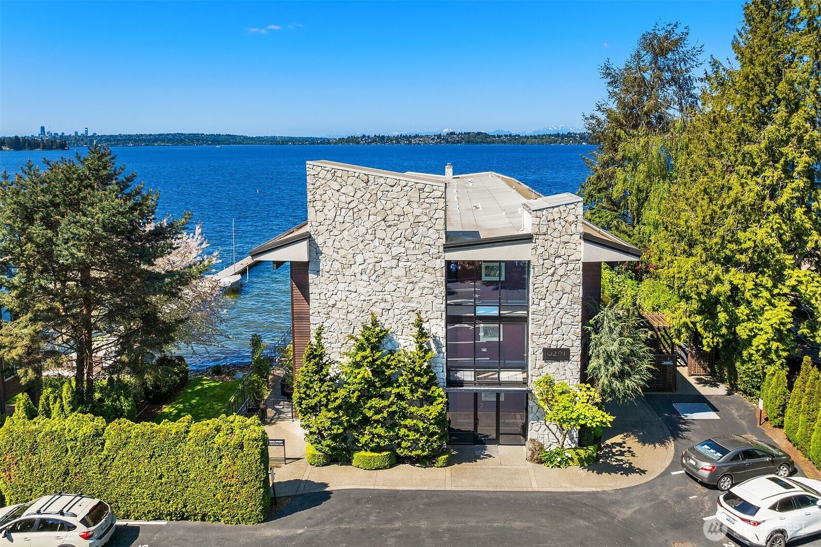 Property Photo:  6201  Lake Washington Boulevard NE 203  WA 98033 