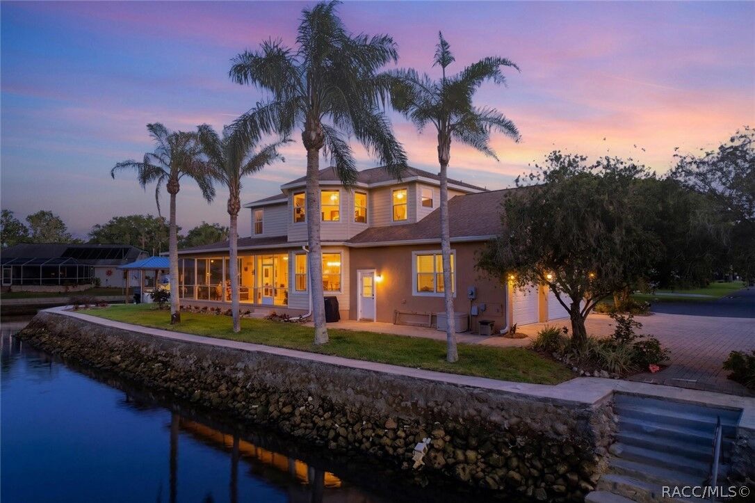 Property Photo:  939 SE 3rd Avenue  FL 34429 