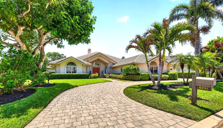 Property Photo: 6711 SE Barrington Drive FL 34997