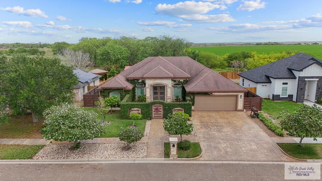 Property Photo:  519 Valley Oak Cir.  TX 78566 