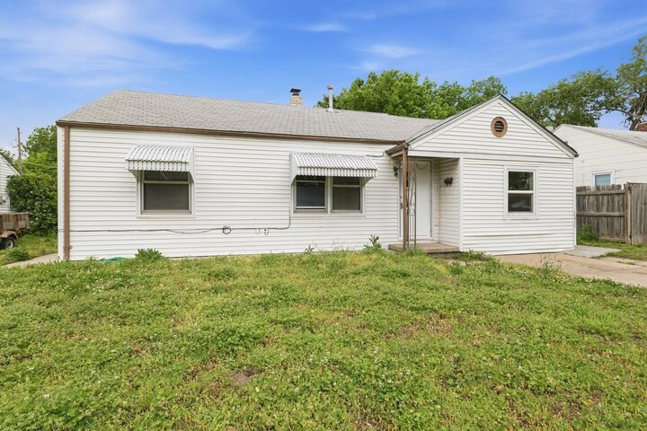 Property Photo:  2531 S Washington Ave  KS 67216 