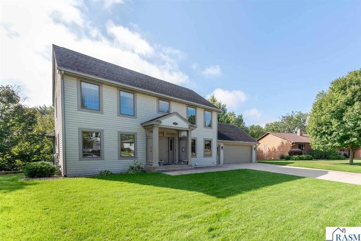 Property Photo:  208 Chancery Lane  MN 56001 