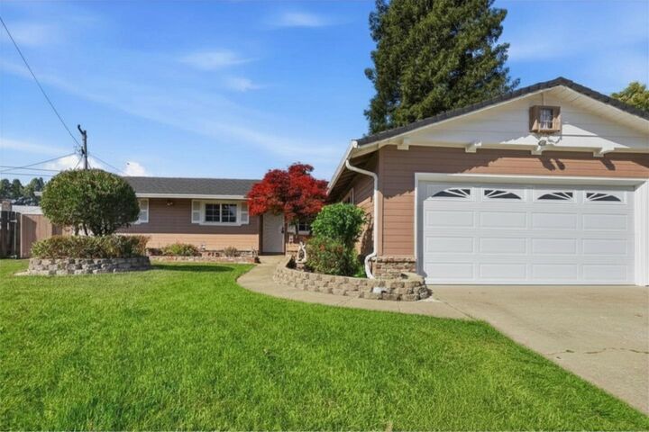 Property Photo:  8440 Diane Ct  CA 95020 