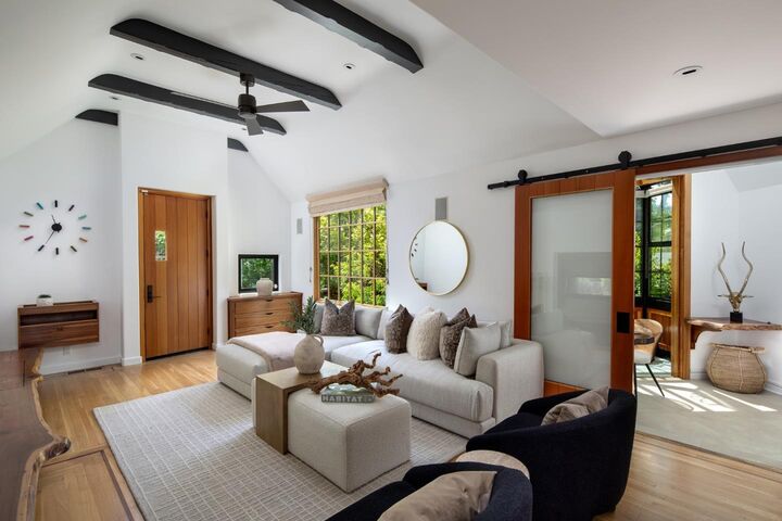 Property Photo:  649 Seneca Street  CA 94301 