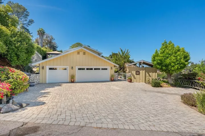 Property Photo:  4814 Mount Helix Dr  CA 91941 