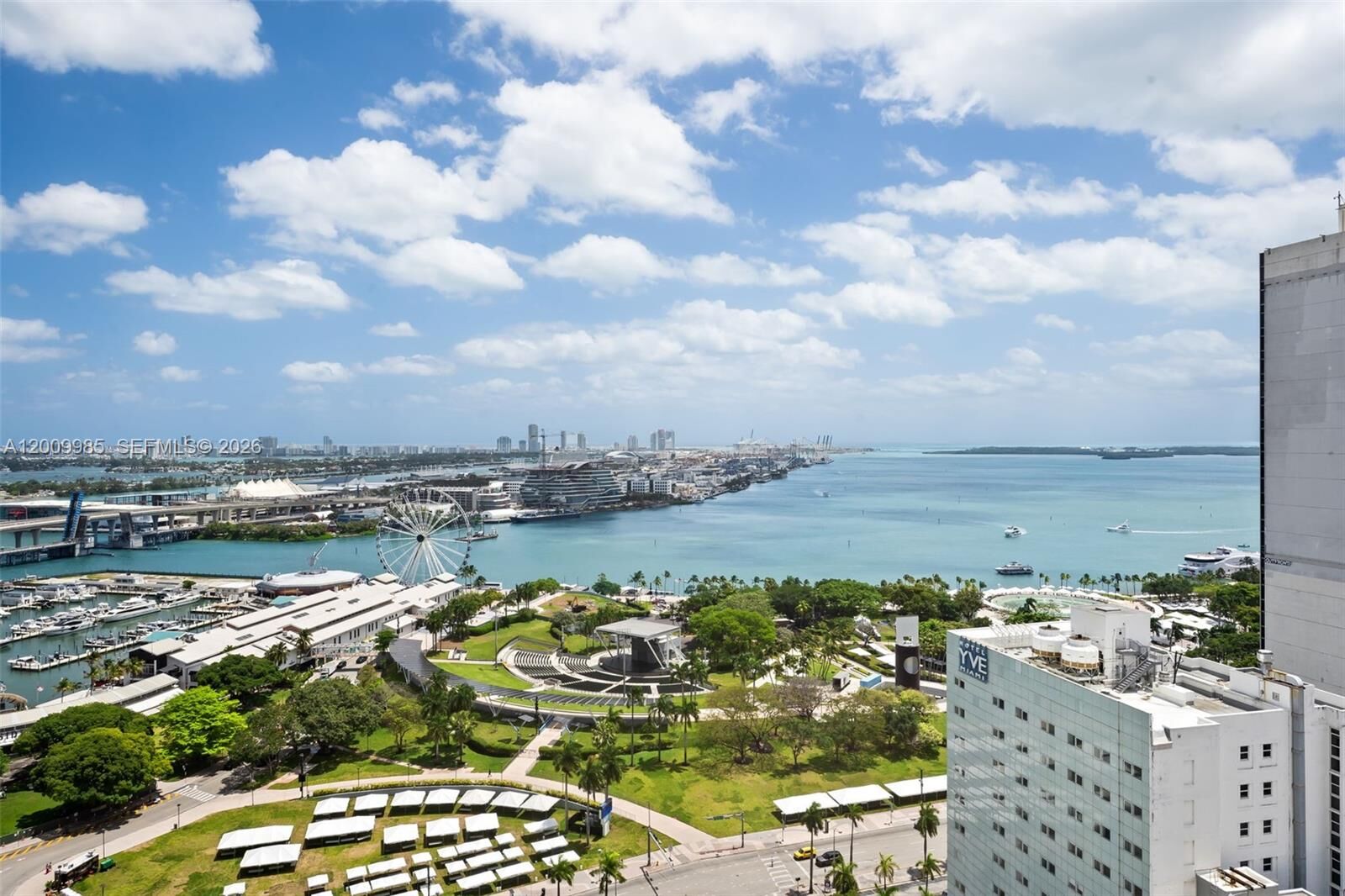 Property Photo:  253 NE 2nd St 2503  FL 33132 