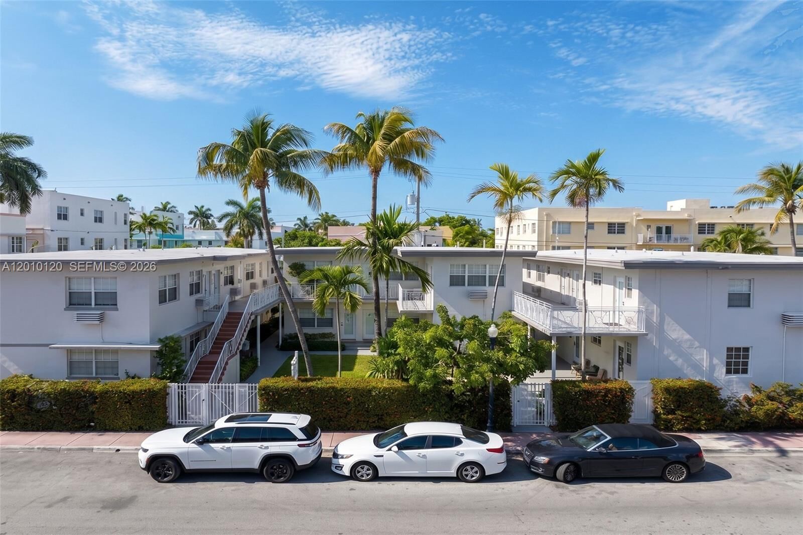 Property Photo:  717 Espanola Way 111  FL 33139 