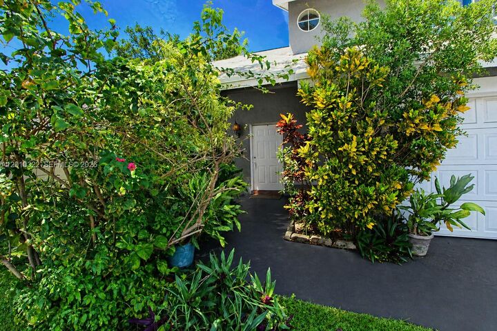 Property Photo:  12113 NW 33rd St  FL 33323 