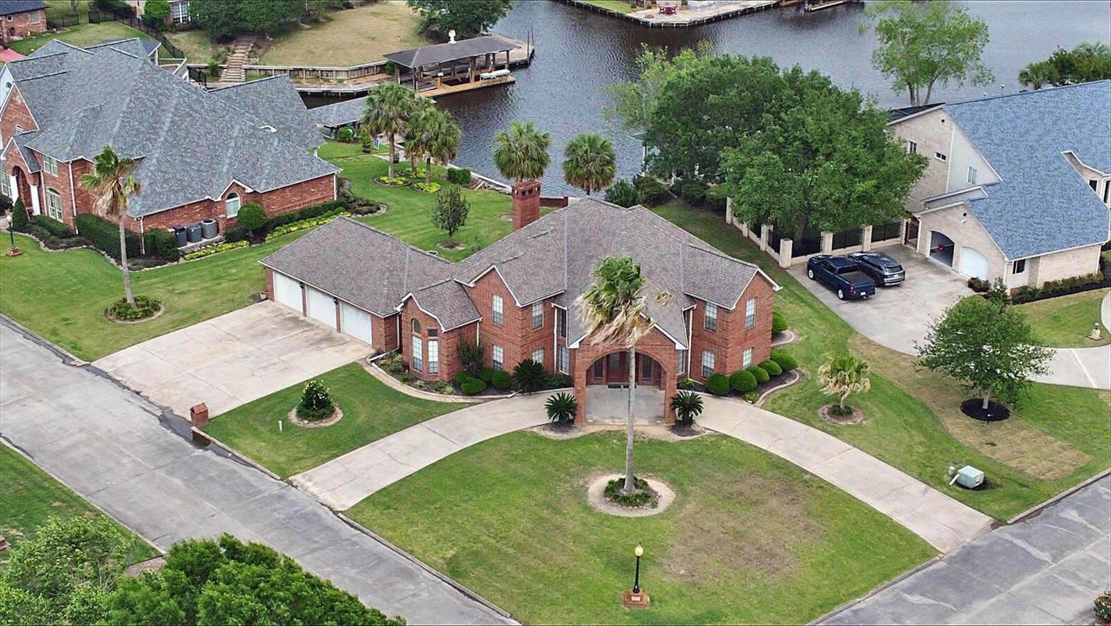 Property Photo:  155 Greenhead Pt.  TX 77630-6889 